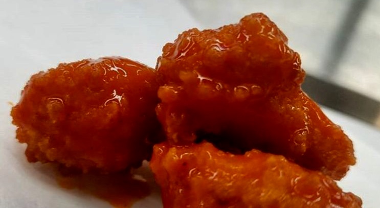 Order 10 Jumbo Chicken Wings food online from Dejavu Cafe store, Isla Vista on bringmethat.com
