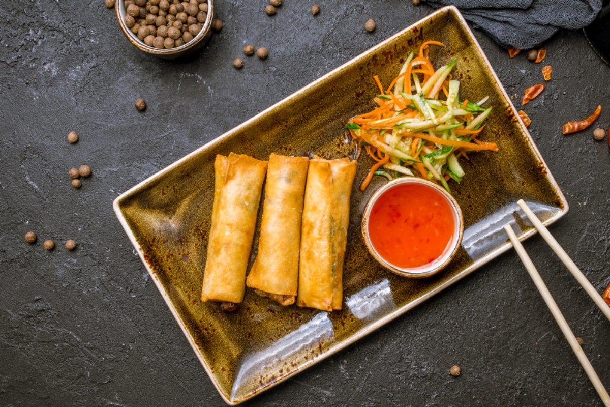Order Fried Spring Roll 春卷 food online from MomenTea store, New York on bringmethat.com