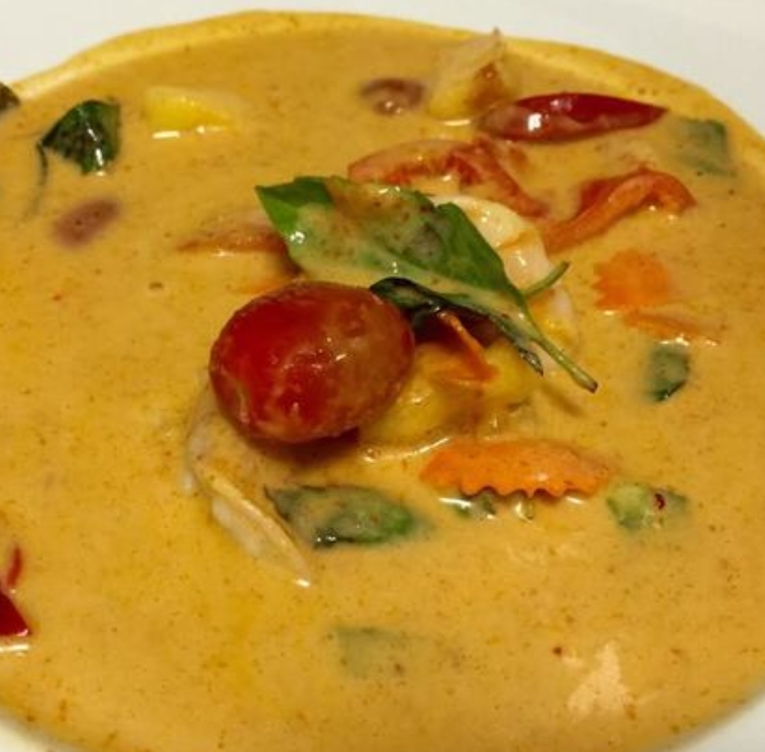 Order C6. Pineapple Curry food online from Thailusion store, Los Alamitos on bringmethat.com