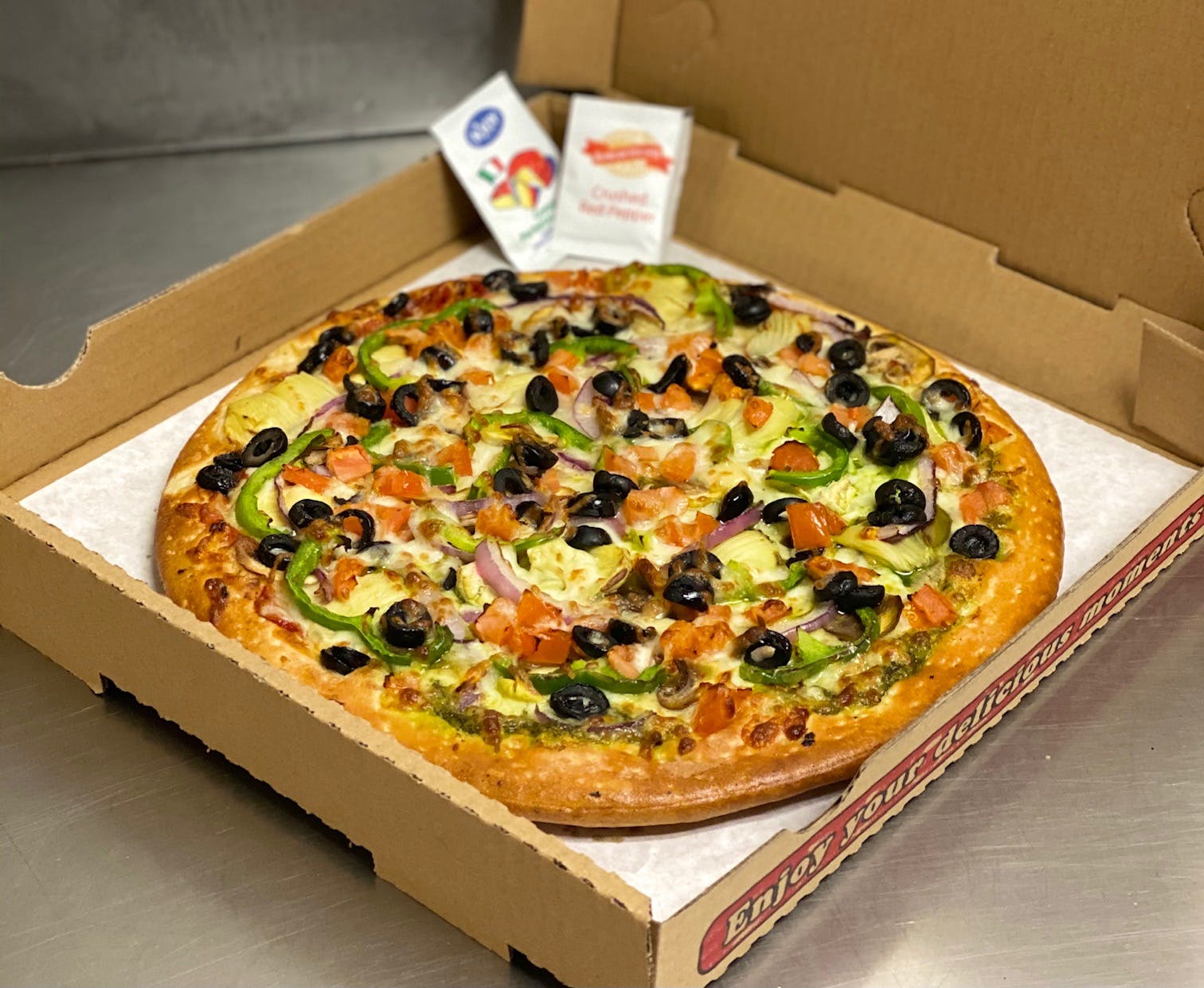 Order Veggie Deluxe Pizza - Small 10" food online from Jojo's Pizzeria store, Sacramento on bringmethat.com