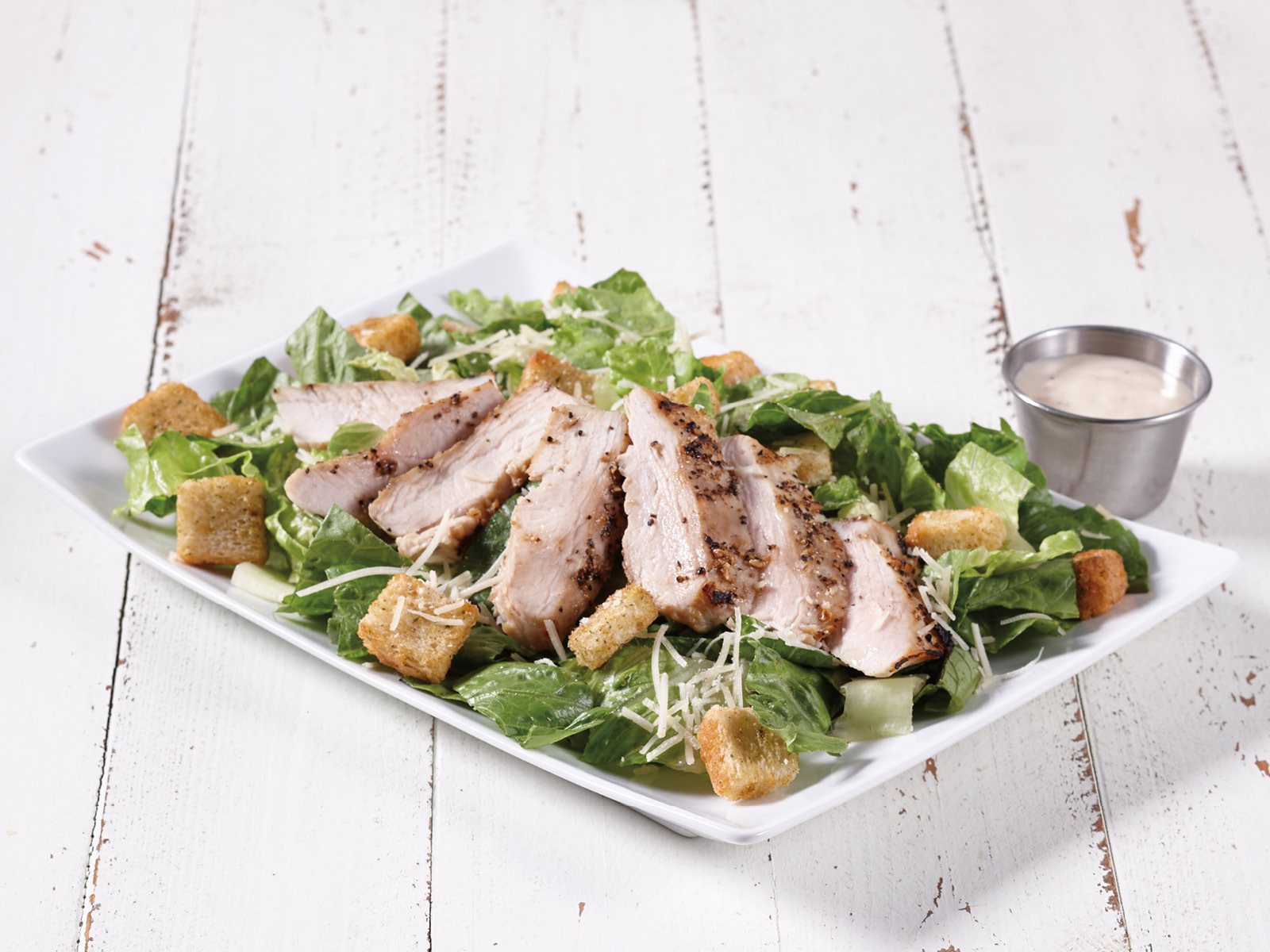 Order Chicken Caesar Salad food online from Hy-Vee Mealtime store, Robbinsdale on bringmethat.com