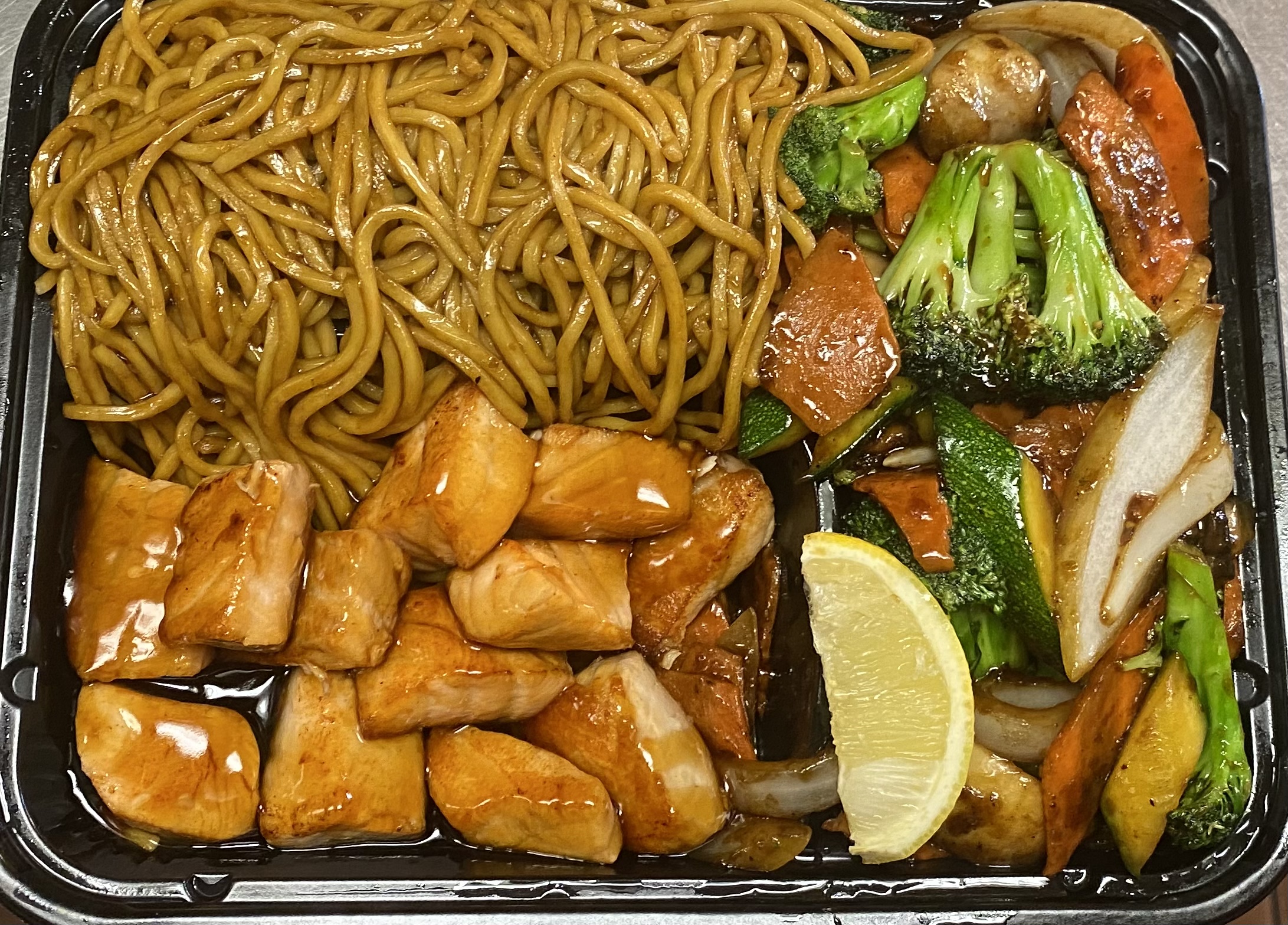 Order 5. Salmon Hibachi Dinner铁板三文鱼 food online from Kumo Asian Fusion store, Brick on bringmethat.com