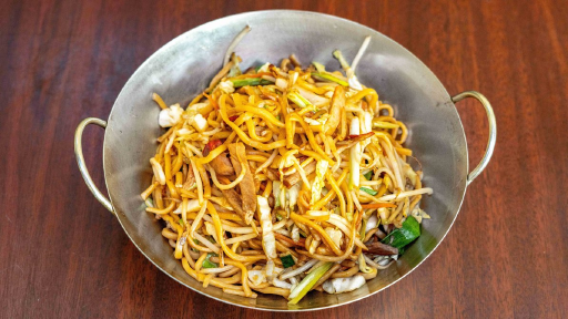 Order Chow Mein food online from Hot Wok Bistro store, San Mateo on bringmethat.com