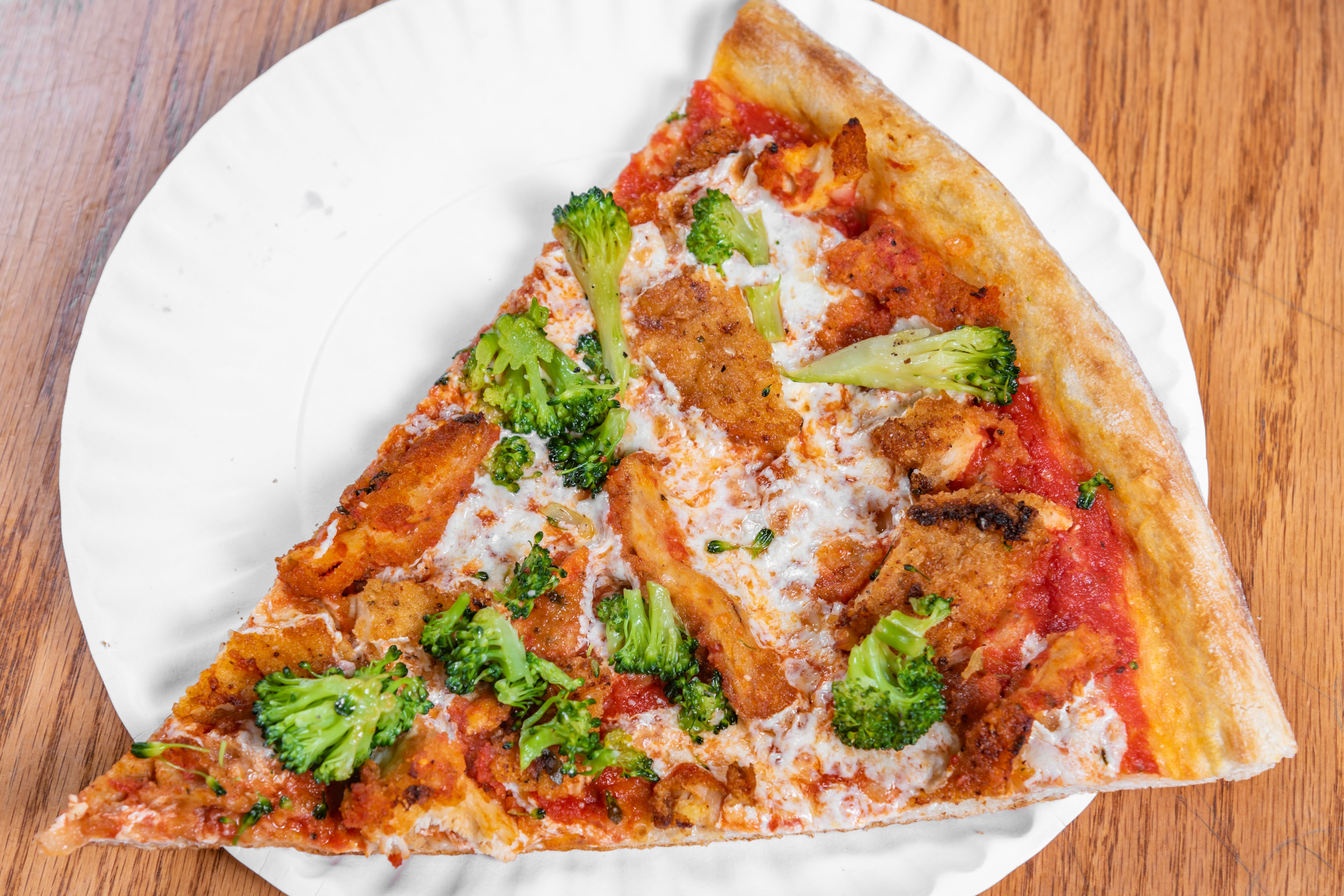 Order Chicken Broccoli Pizza - Large 18" food online from Rosario's store, Astoria on bringmethat.com