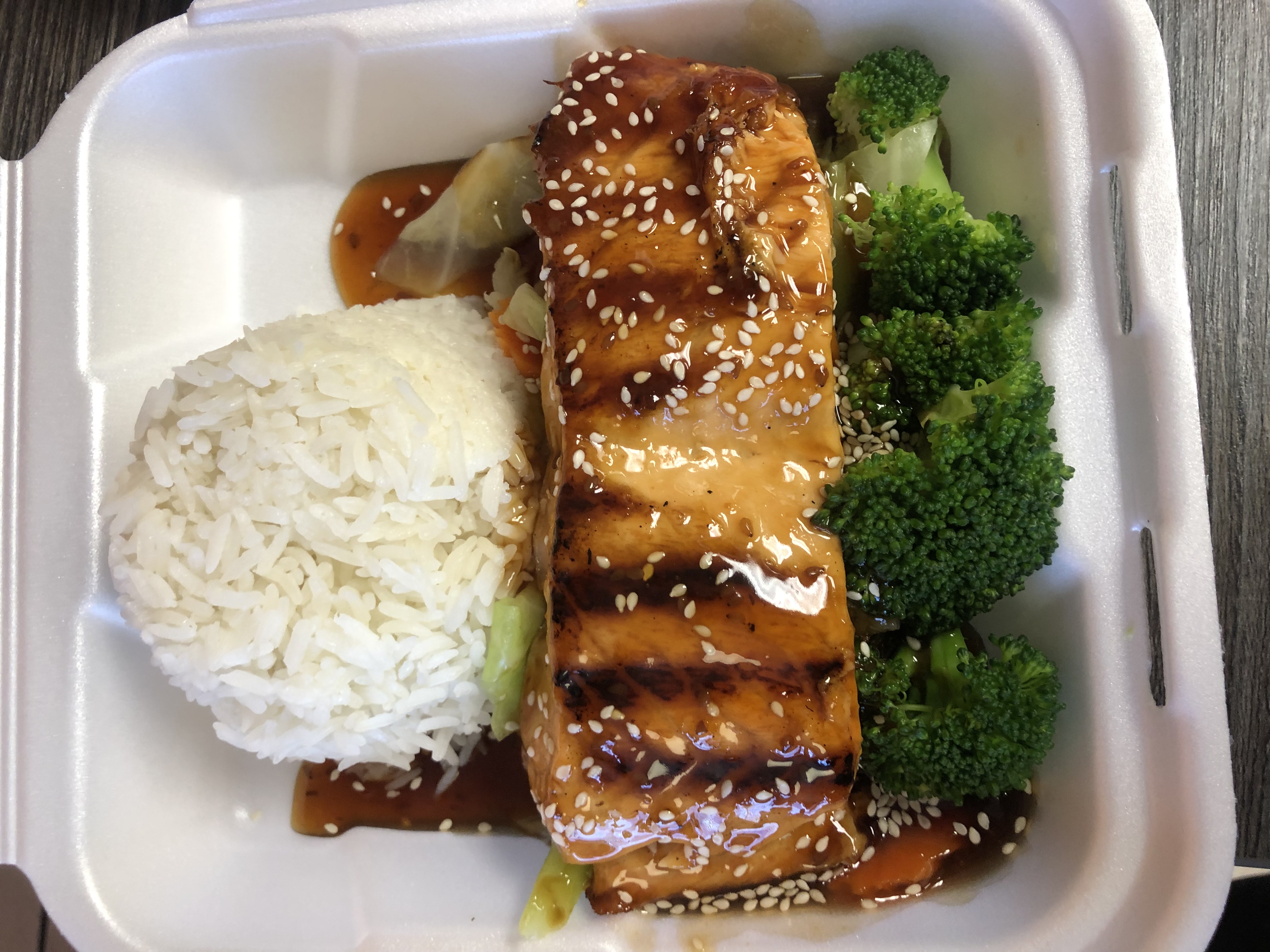Order Grilled Salmon Teriyaki food online from Sriracha Thai Restaurant store, Carson on bringmethat.com