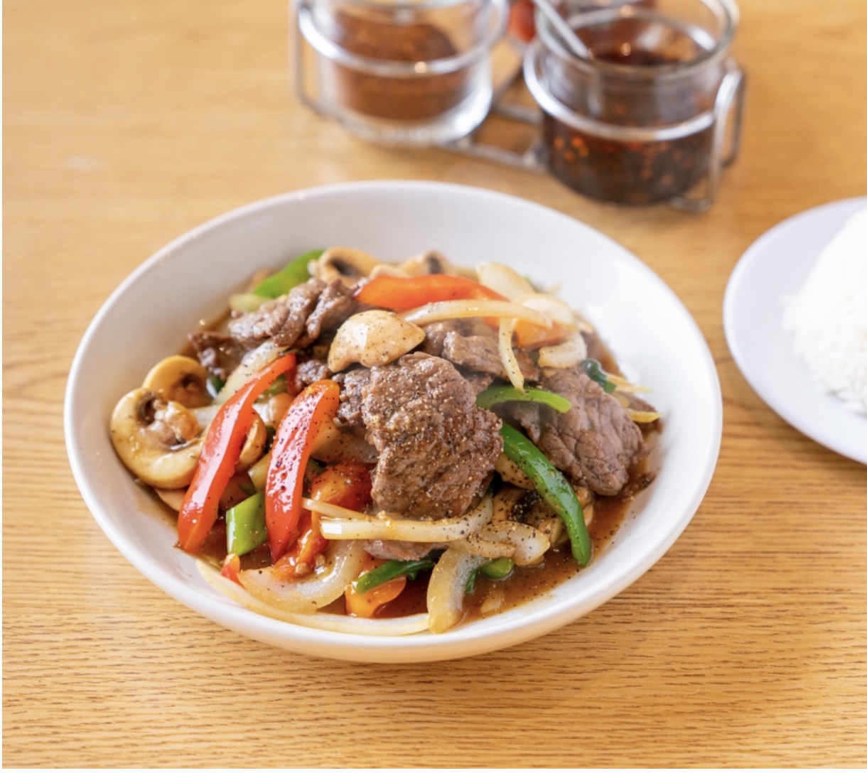 Order 60. Pepper Steak food online from Cha Cha 8 store, Panorama City on bringmethat.com