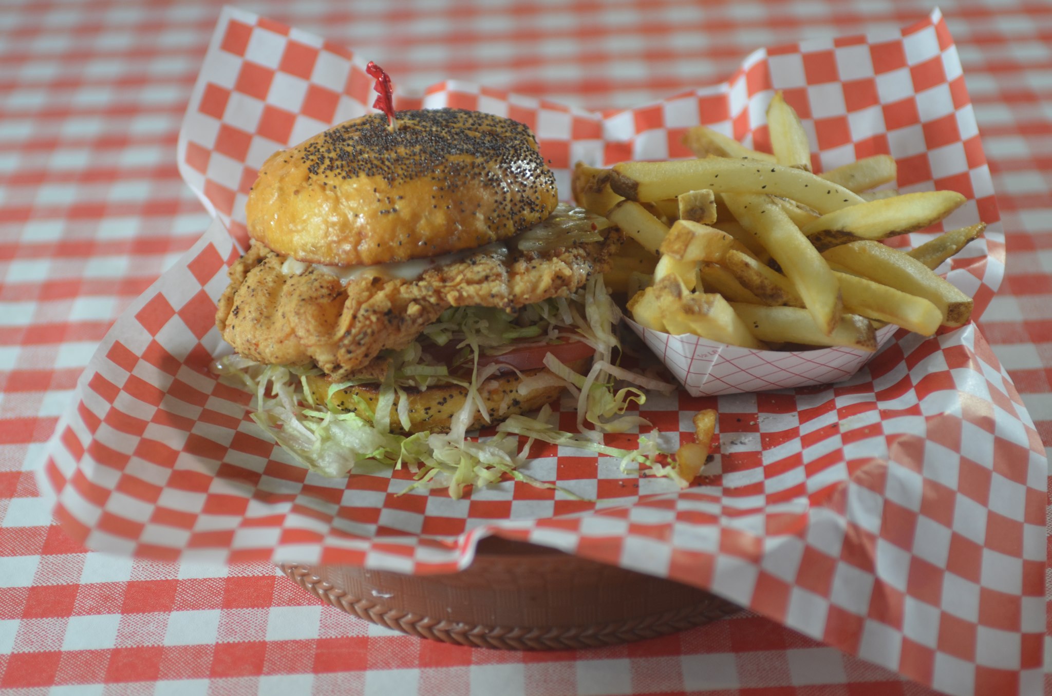 Order BBQ Chicken Sandwich food online from Chips Old Fashioned Hamburgers store, Dallas on bringmethat.com