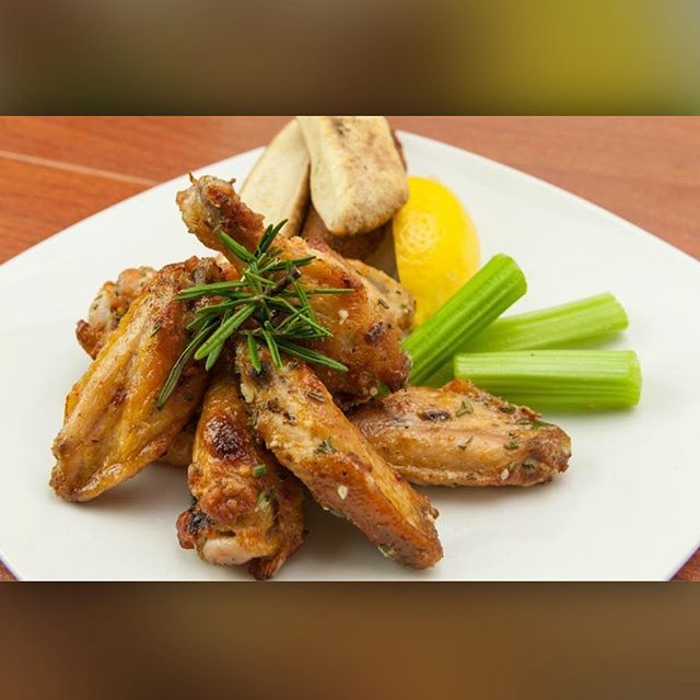 Order 8 Pieces Stone Hot Wings food online from Stone Hot Pizza store, Falls Church on bringmethat.com