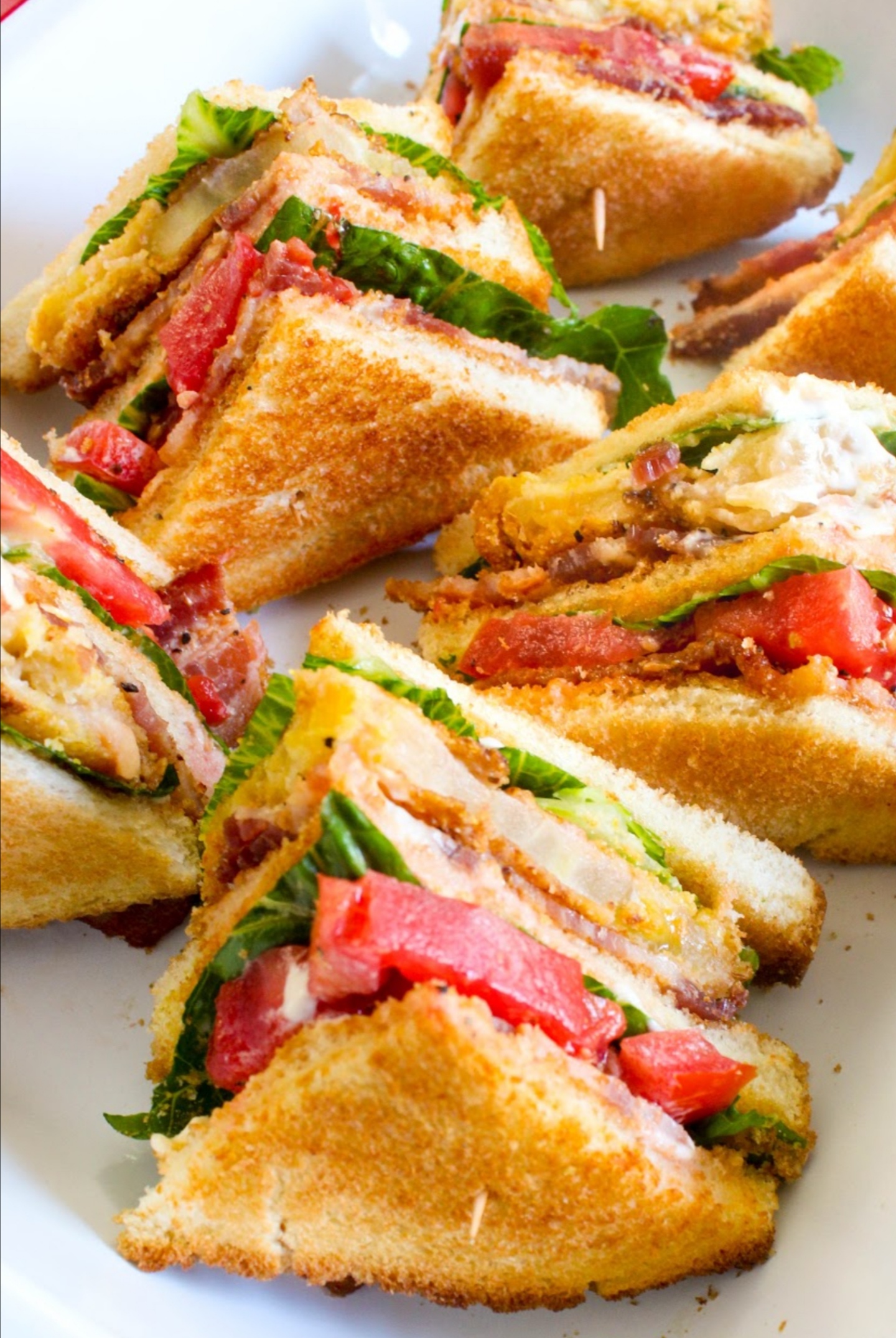 Order B.L.T Club Sandwich food online from Diamonds Family Restaurant store, Decatur on bringmethat.com