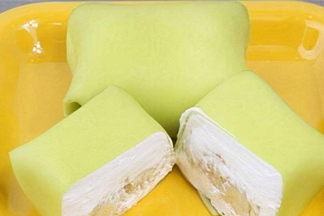 Order Durian Pancake food online from Coconut Jelly King 皇阿玛椰子冻 store, Cabazon on bringmethat.com