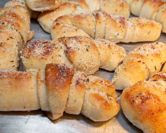 Order Garlic Knots food online from Slice Pizzeria store, Chicago on bringmethat.com