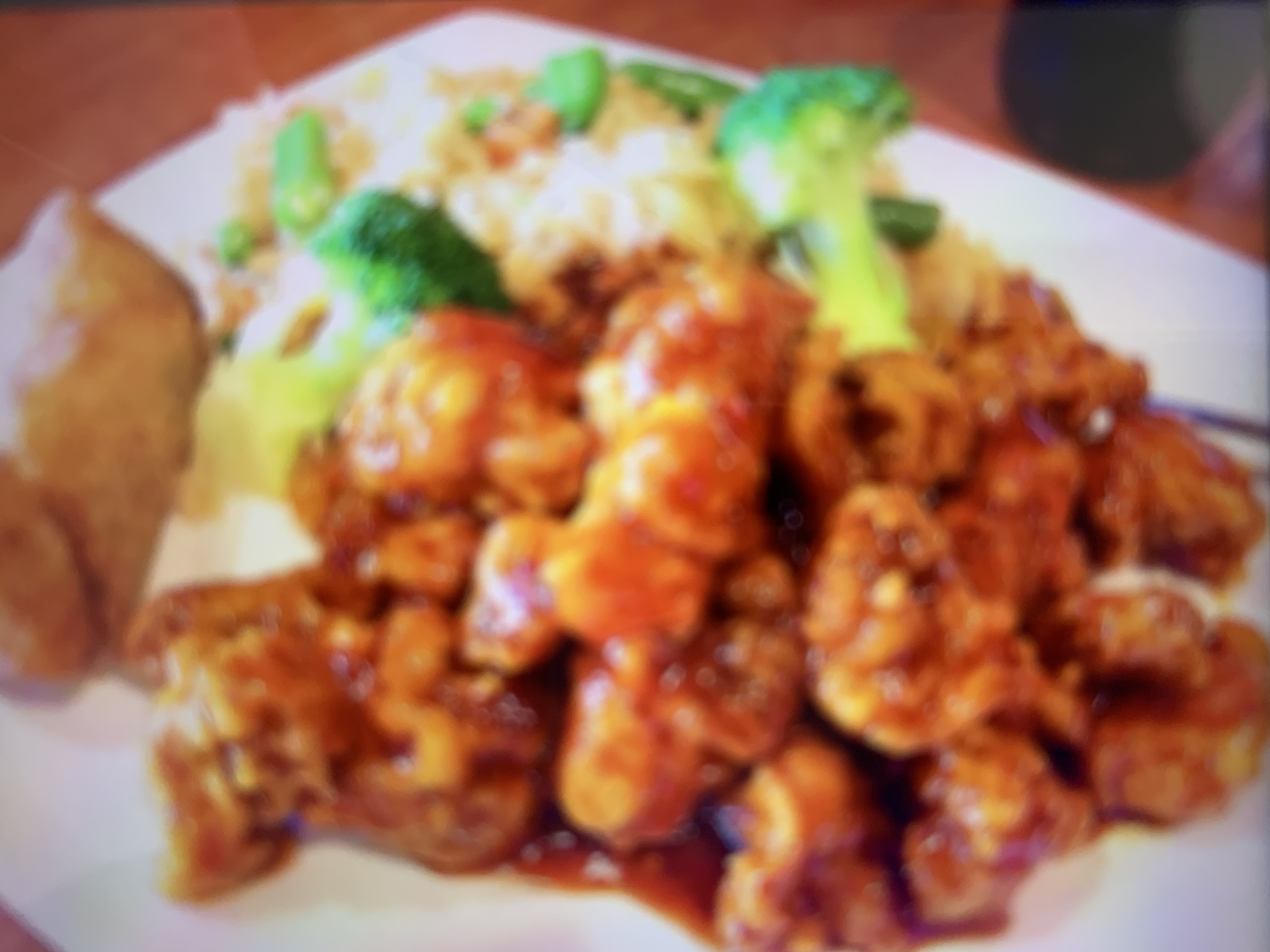 Order C11. General Tso's Chicken Combo 左鸡套餐Special food online from A Lin Kitchen store, Philadelphia on bringmethat.com