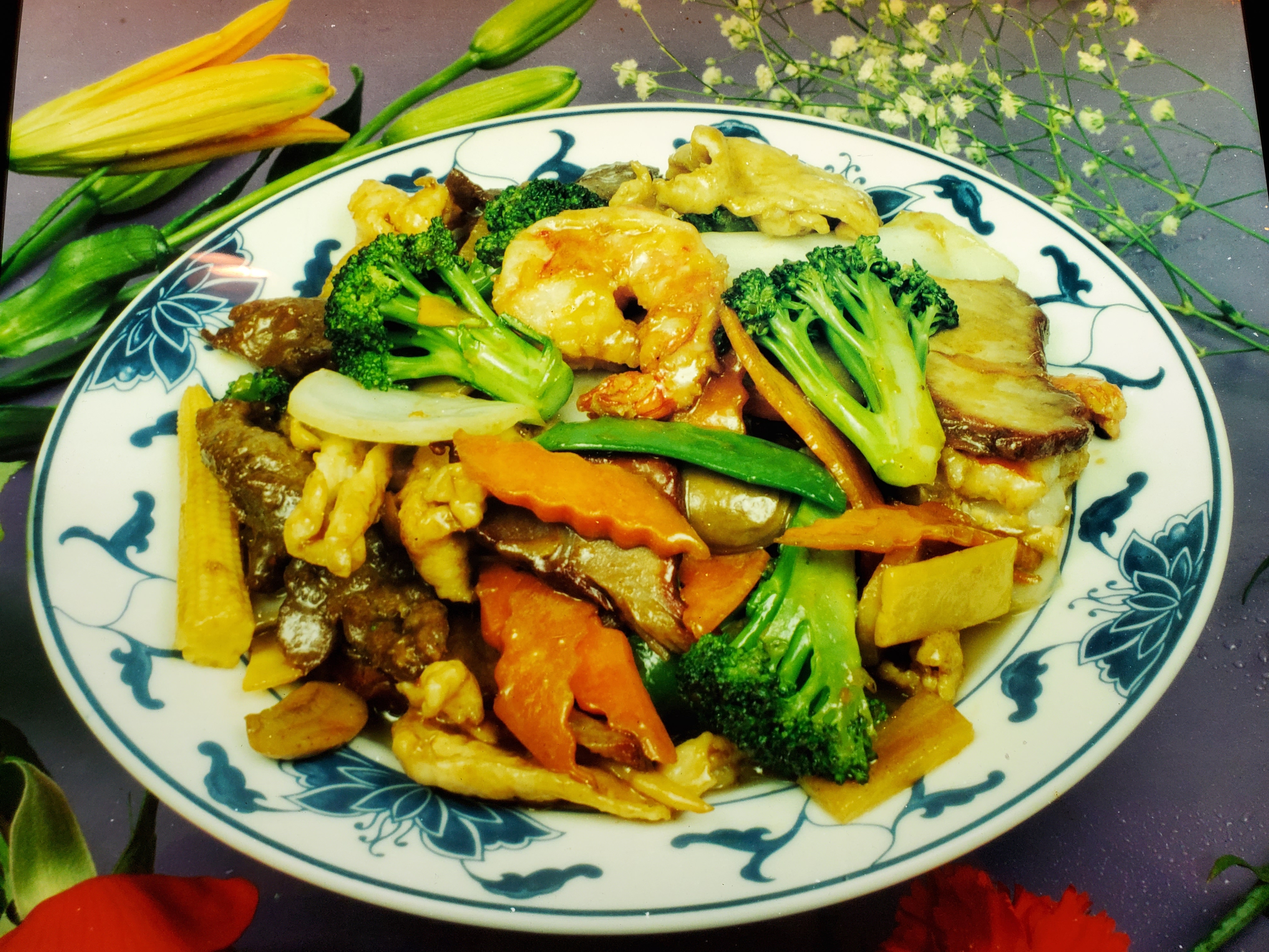 Order S12. Triple Delight food online from Great Wall Chinese Restaurant store, Frederick on bringmethat.com