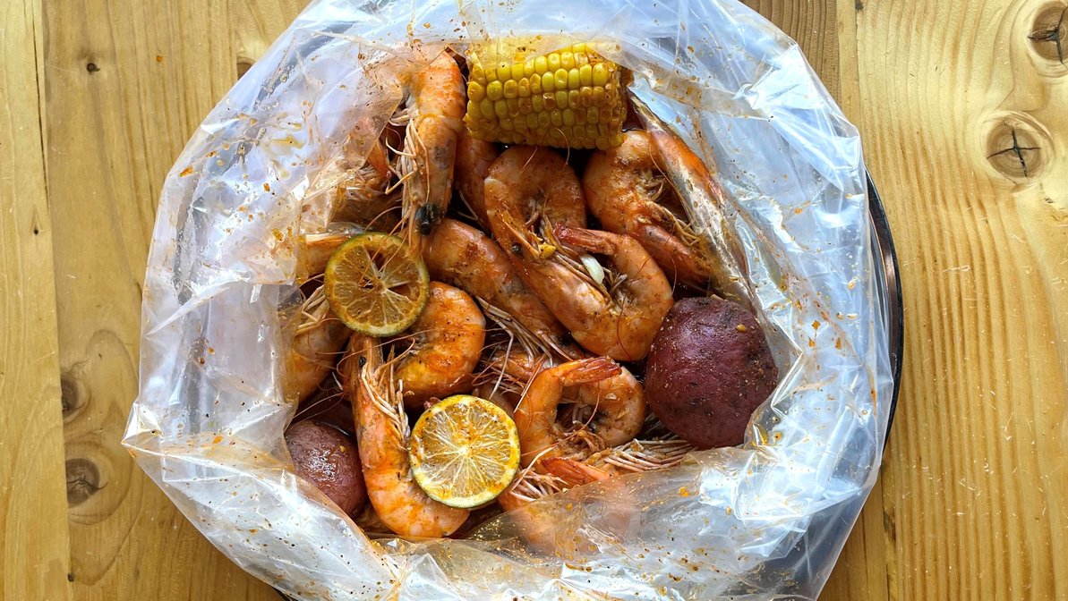 Order 1 Lb Shrimp (Head On) food online from The Juicy Seafood store, Sandy Springs on bringmethat.com