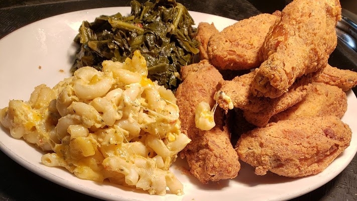 Order Southern Fried Chicken Platter food online from Next Phaze Cafe store, Baltimore on bringmethat.com