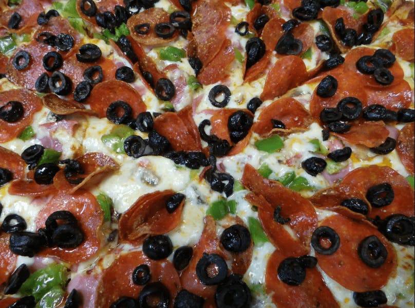 Order The Italian Classic Pizza - Medium 12" food online from Can Am Pizza store, Federal Way on bringmethat.com