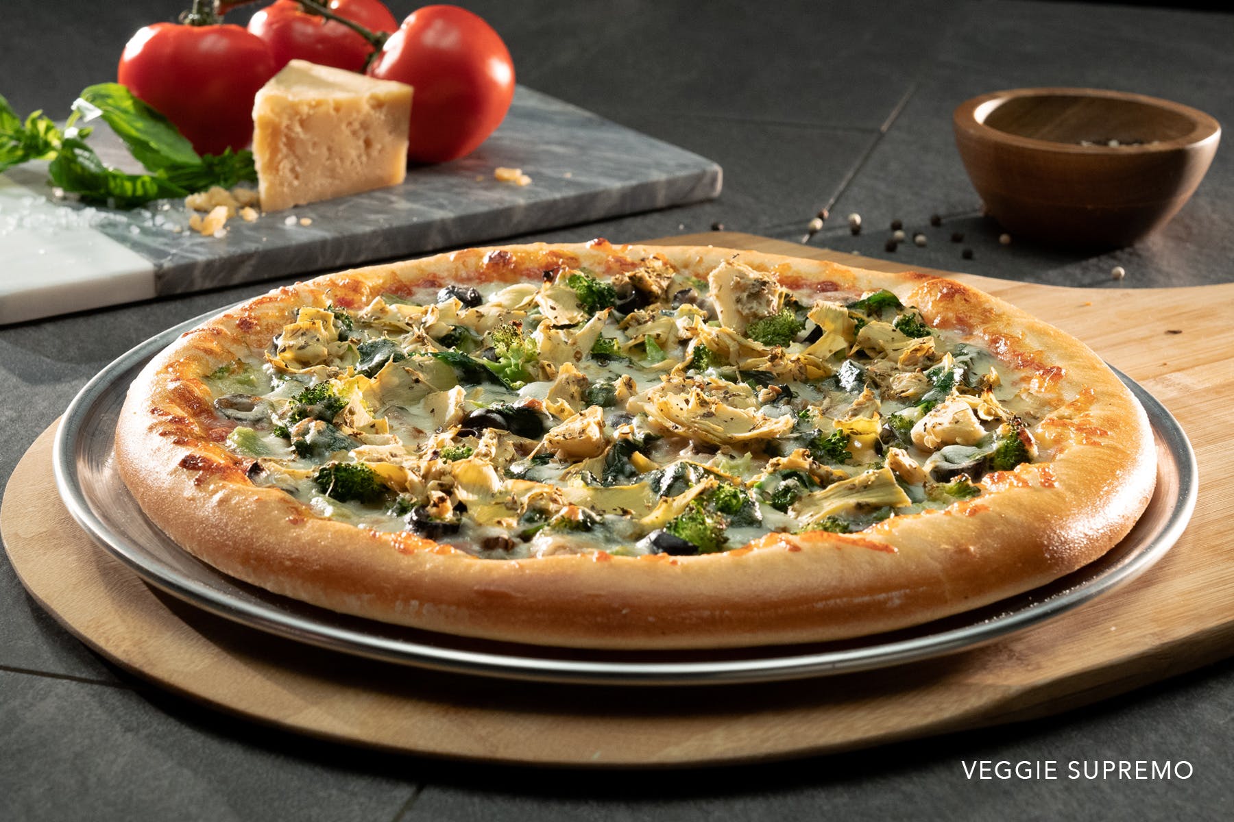 Order Veggie Supremo Pizza - Medium 12'' (6 Slices) food online from Zio Pizzeria store, Omaha on bringmethat.com