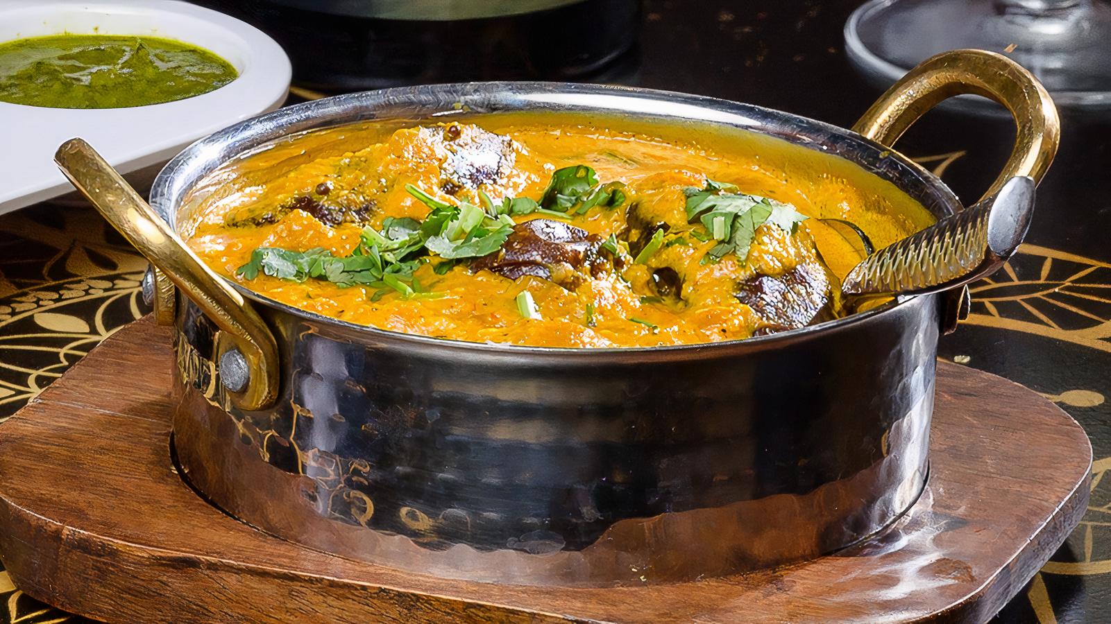 Order Eggplant Curry food online from Mandala Indian Cuisine store, Saratoga on bringmethat.com