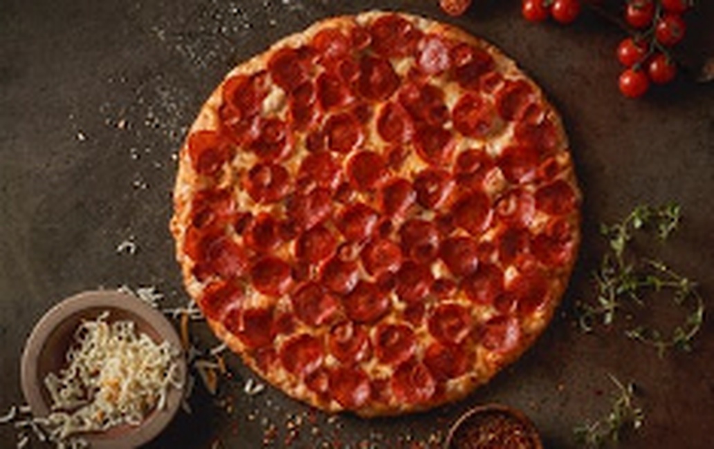Order 1 Topping Pizza food online from Round Table Pizza store, Palo Alto on bringmethat.com
