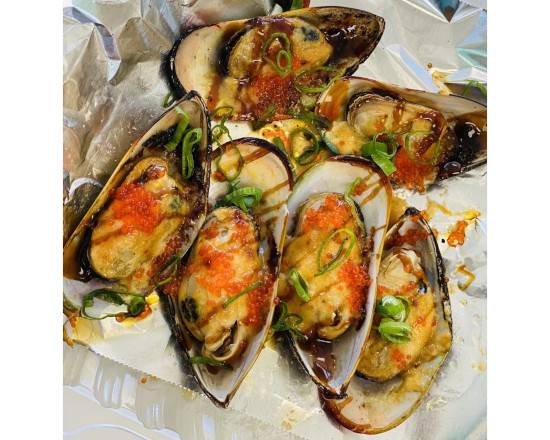 Order Baked Mussels food online from Oishii Sushi store, Hayward on bringmethat.com