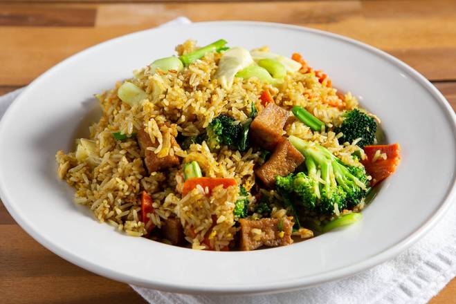 Order Yellow Curry Fried Rice food online from Thai Zappz store, Overland Park on bringmethat.com