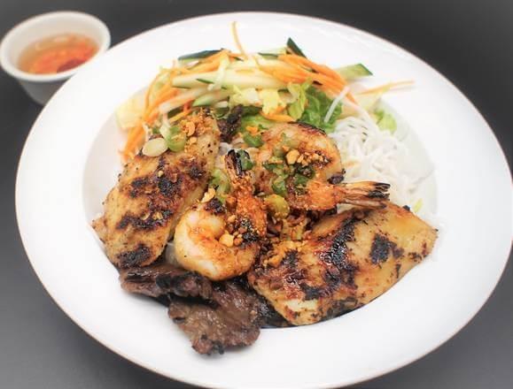 Order KILLER COMBO food online from Kim Son Cafe  store, Houston on bringmethat.com