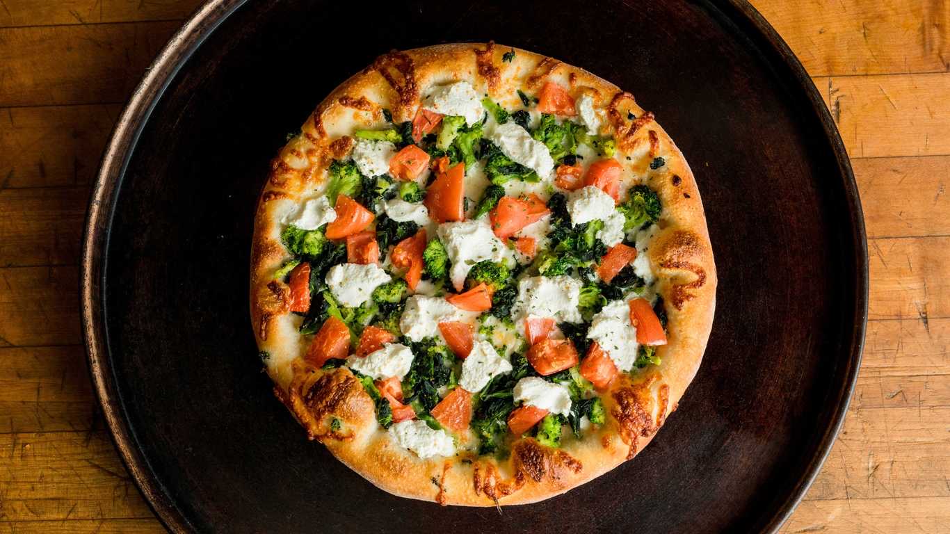 Order Primavera Pizza food online from Township Line Pizza store, Drexel Hill on bringmethat.com