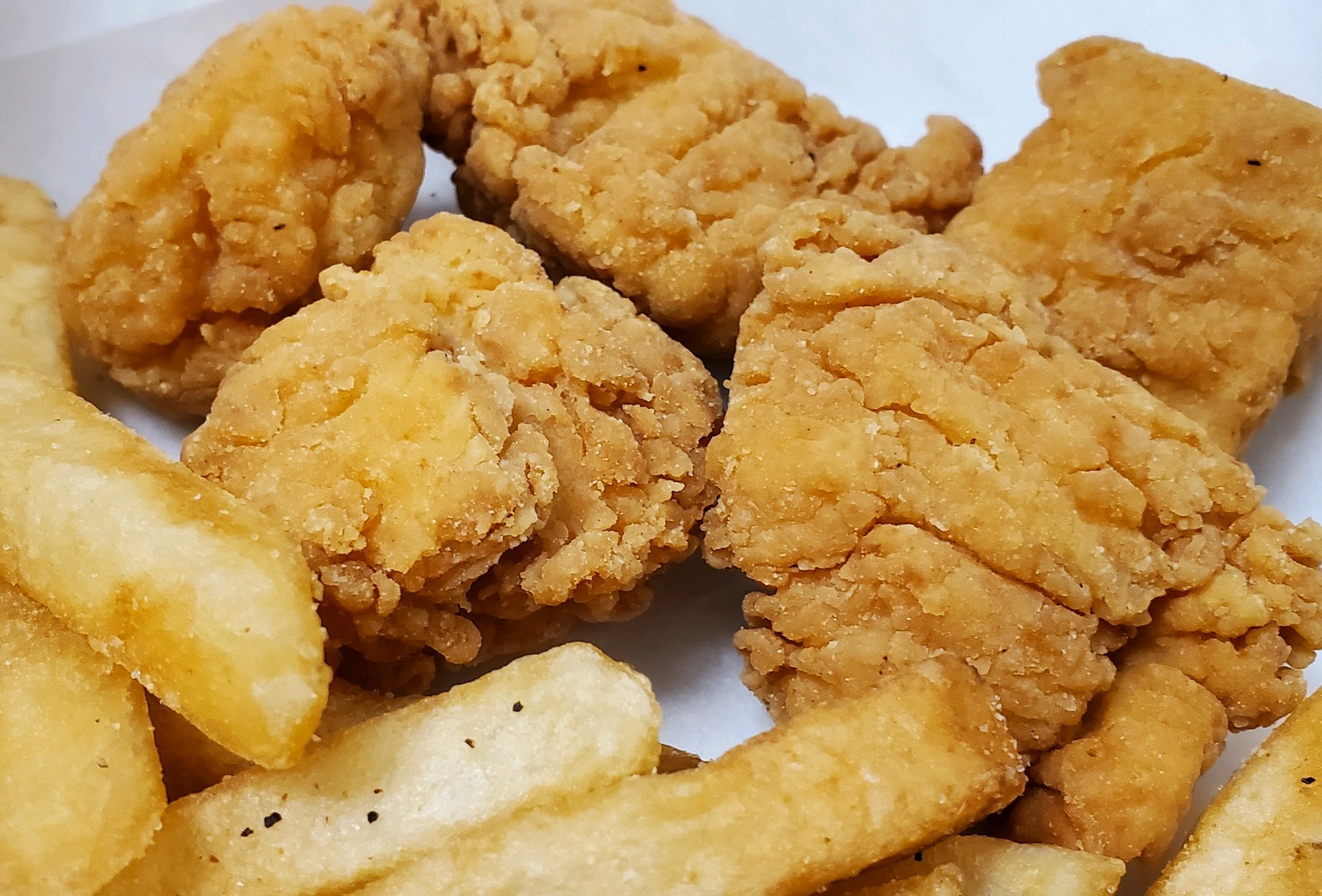 Order Kid Nuggets food online from Knuckles Knockout Grill store, Rochester on bringmethat.com