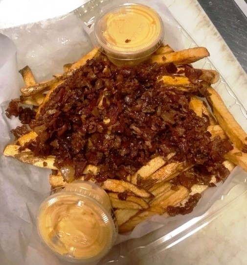 Order Fries with Cheese and Bacon food online from Wiseguys Pizza store, Pittsburgh on bringmethat.com