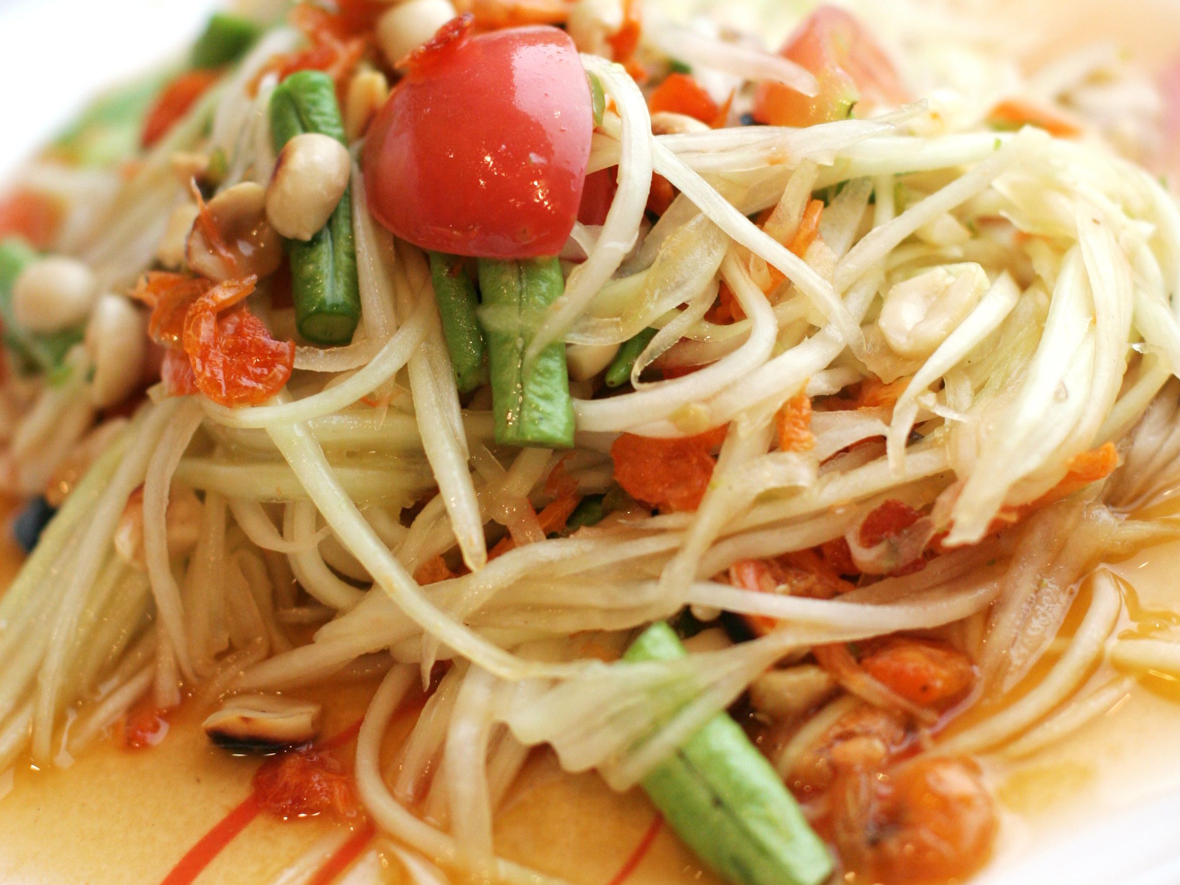 Order 17. Thai Papaya Salad food online from Amazing Myanmar Asian Cuisine store, Kentwood on bringmethat.com