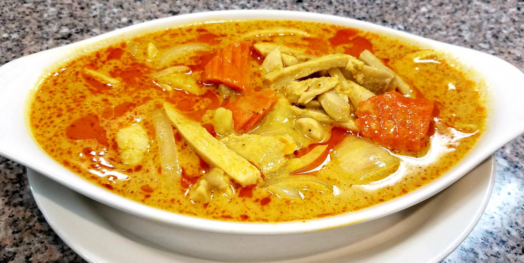 Order 85. Yellow Curry food online from Sizzling Wok store, Long Beach on bringmethat.com