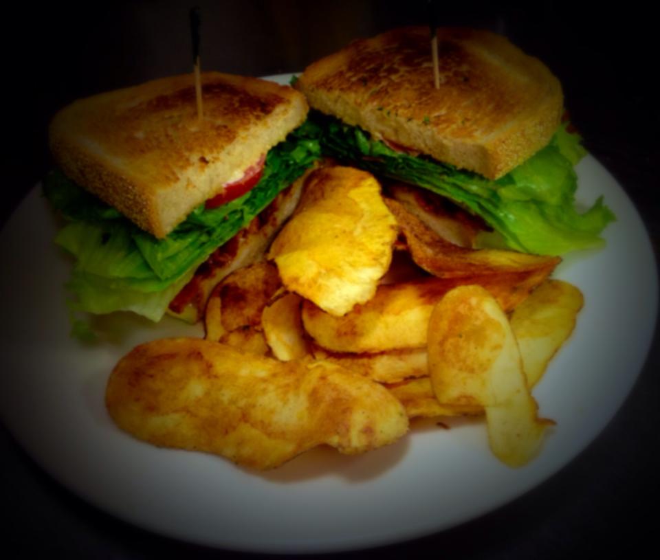 Order BLT Sandwich food online from Four Corners Diner store, Romeo on bringmethat.com