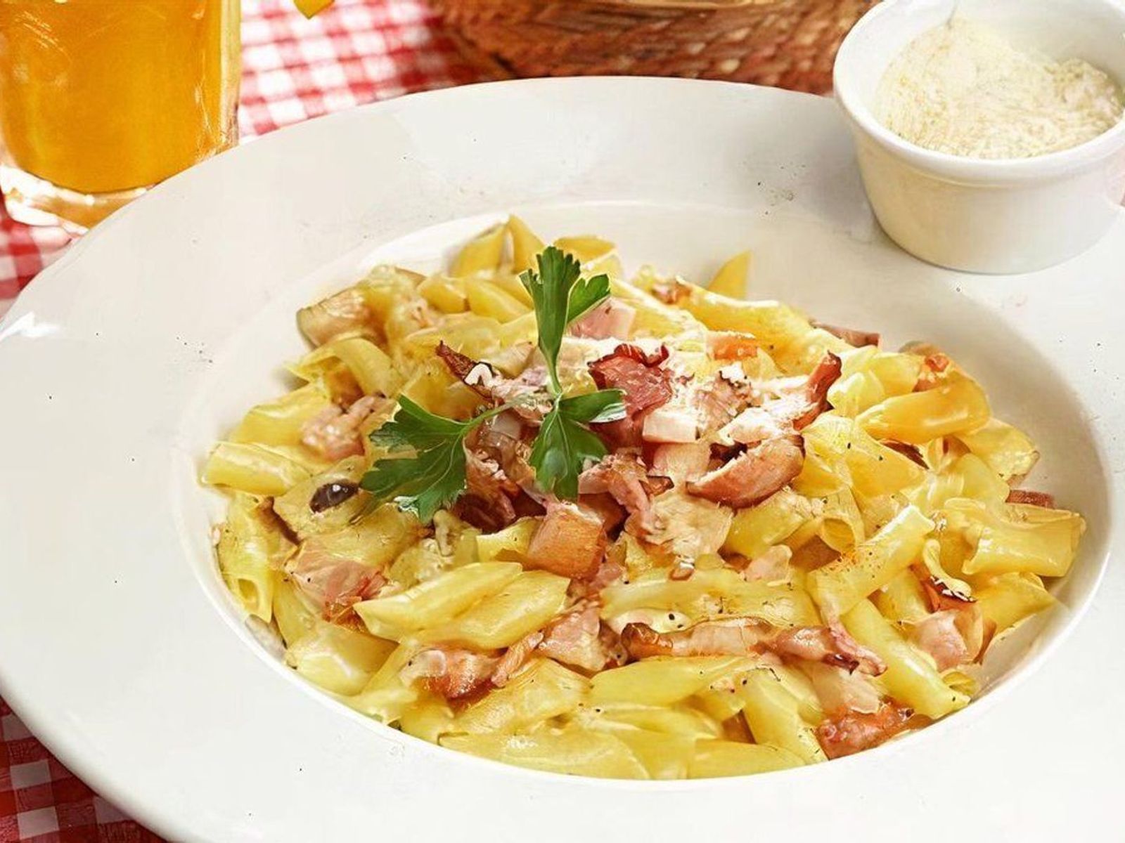 Order Ketch Carbonara food online from Garbage Pizza store, Canyon Lake on bringmethat.com