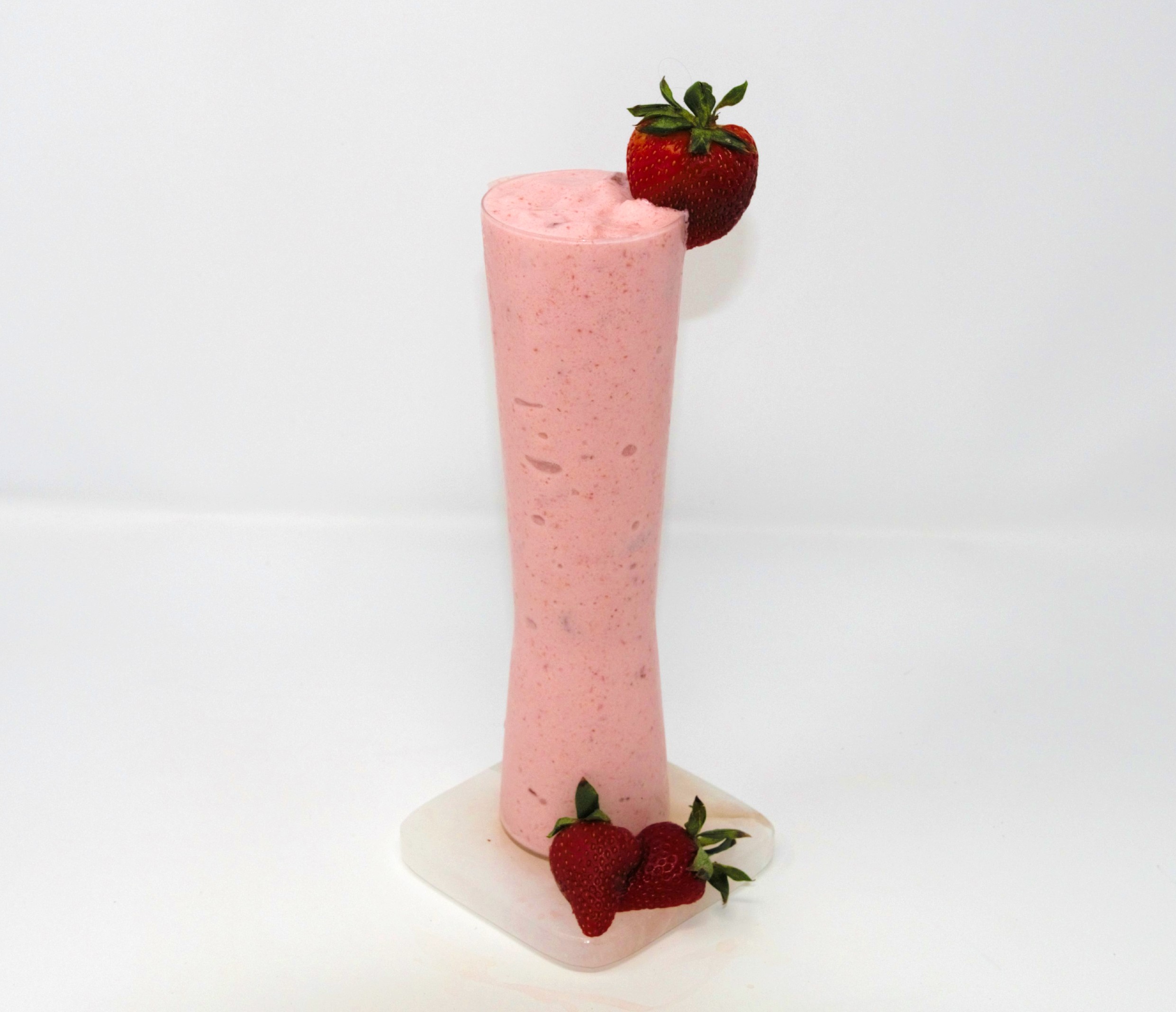 Order Strawberry Smoothie food online from The Bunny Tea store, La Quinta on bringmethat.com