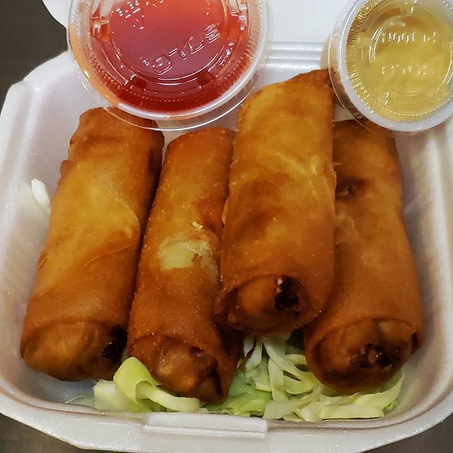 Order Crispy (Vegetable) Egg Roll food online from Dragon Street Chinese store, North Hollywood on bringmethat.com