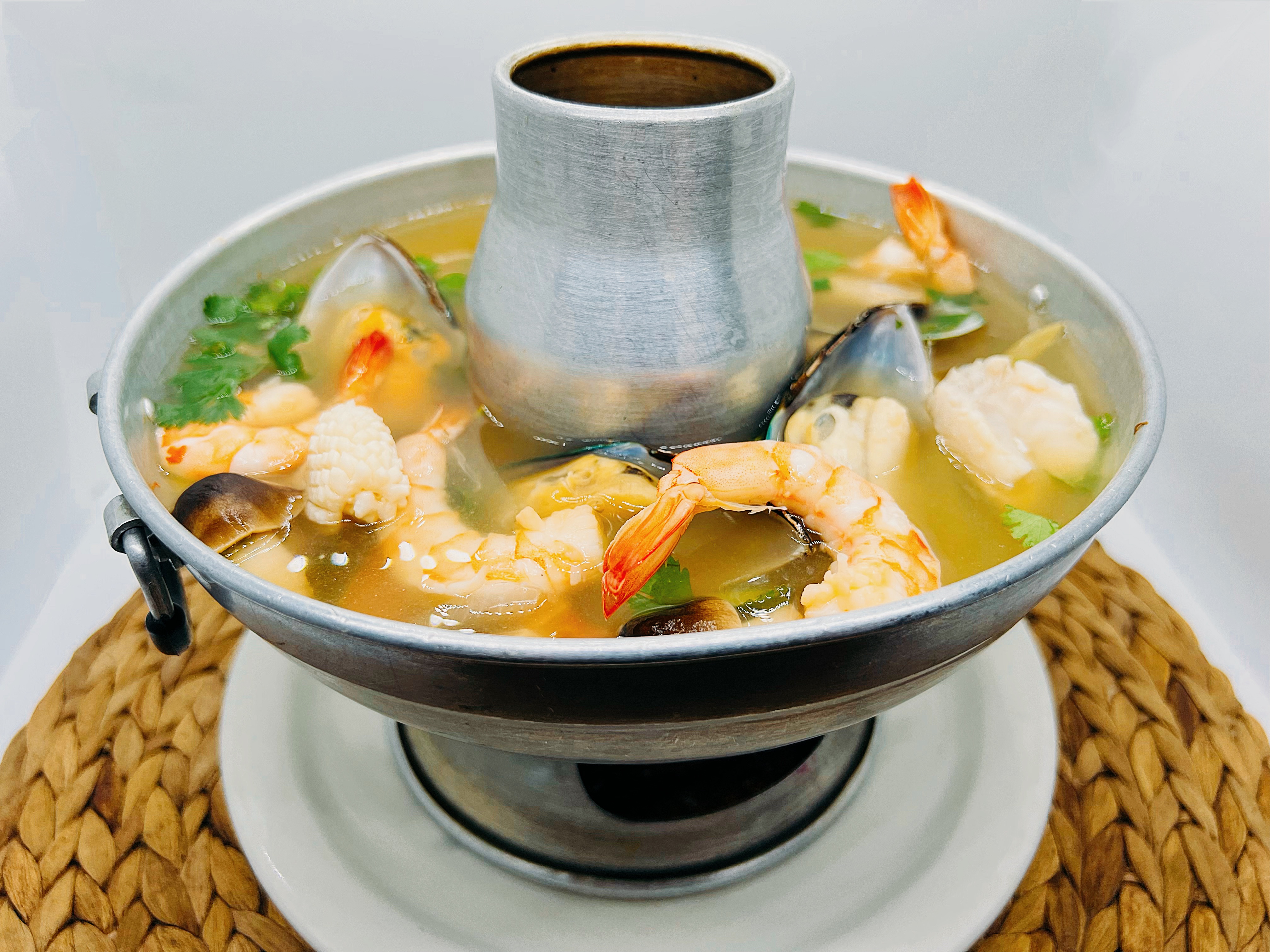 Order Spicy Seafood Soup (Po-Tak) food online from Thai Noodle King store, Bellflower on bringmethat.com
