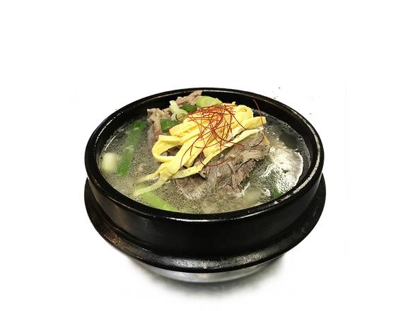 Order Short Rib Soup (Galbi Tang) food online from Ombu Grill store, Los Angeles on bringmethat.com