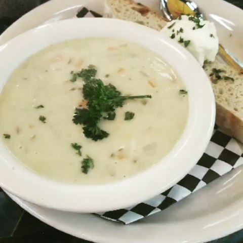 Order 4. Homemade New England Clam Chowder Soup food online from The Bee Hive Market and Deli store, Whittier on bringmethat.com
