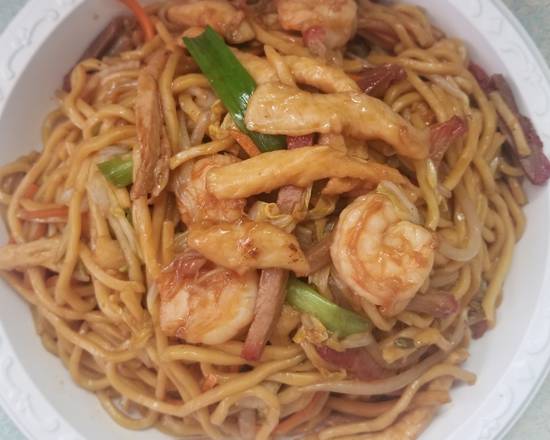 Order House Special Lo Mein food online from Maxim Garden store, Jamaica on bringmethat.com