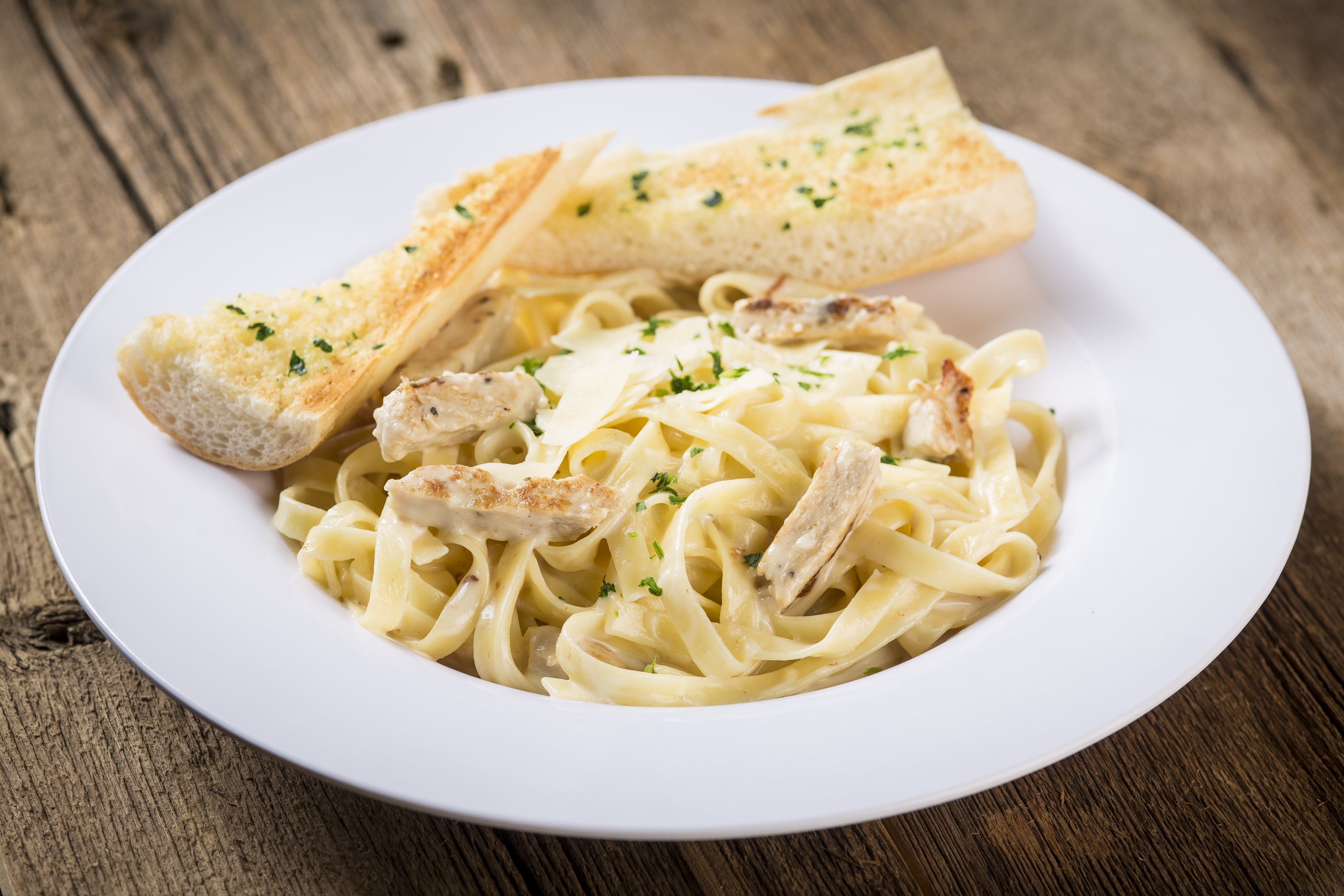 Order Fettuccine Alfredo with Grilled Chicken food online from Rosati's Pizza store, Greyslake on bringmethat.com