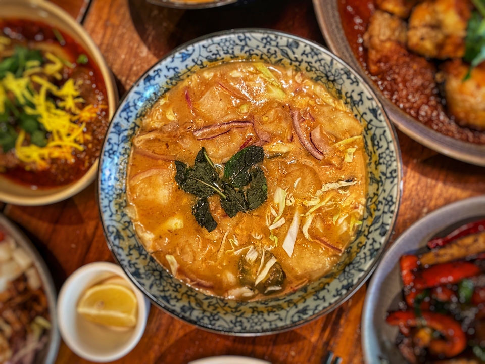 Order Vegetarian Samusa Soup food online from Burma Superstar store, San Francisco on bringmethat.com