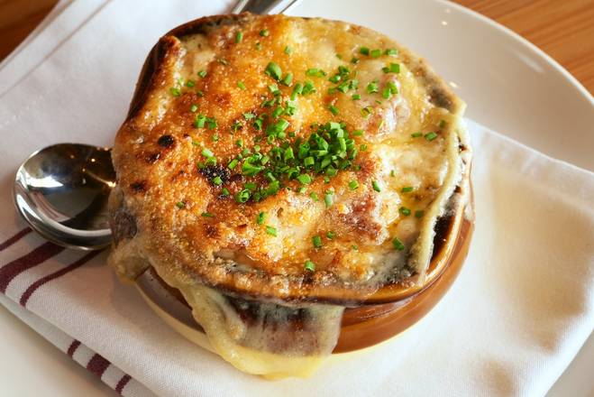 Order French Onion Soup food online from Lincoln Tavern and Restaurant store, Boston on bringmethat.com
