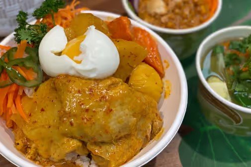 Order Gang Karee Chicken food online from Thai Taste Express store, Silver Spring on bringmethat.com