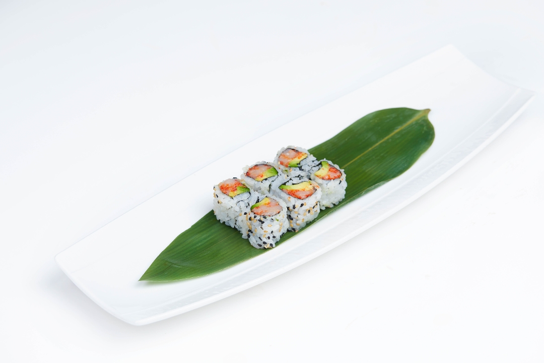 Order Spicy Scallop Avocado Roll food online from MoCA Asian Bistro - Queens store, Forest Hills on bringmethat.com