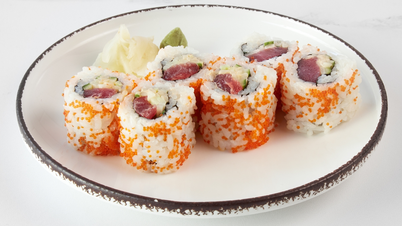 Order Spicy Tuna Maki food online from Yoki Japanese Restaurant store, Medford on bringmethat.com