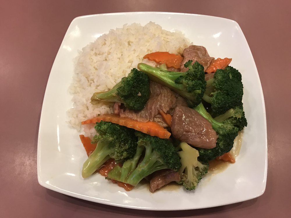 Order 108. Beef with Broccoli food online from Golden Wok store, White Plains on bringmethat.com