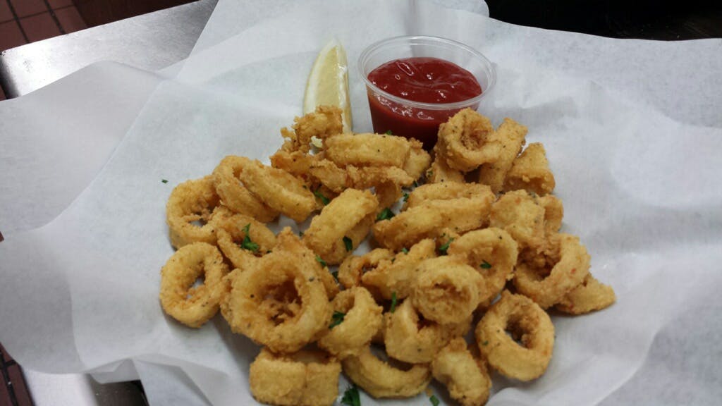 Order Fried Calamari - Appetizer food online from Pizzeria Ora Chicago store, Chicago on bringmethat.com