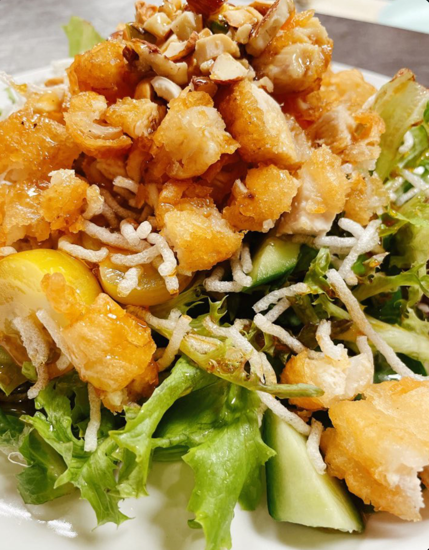 Order Chinese Chicken Salad 鸡肉沙拉 food online from The Mandarin store, Menlo Park on bringmethat.com