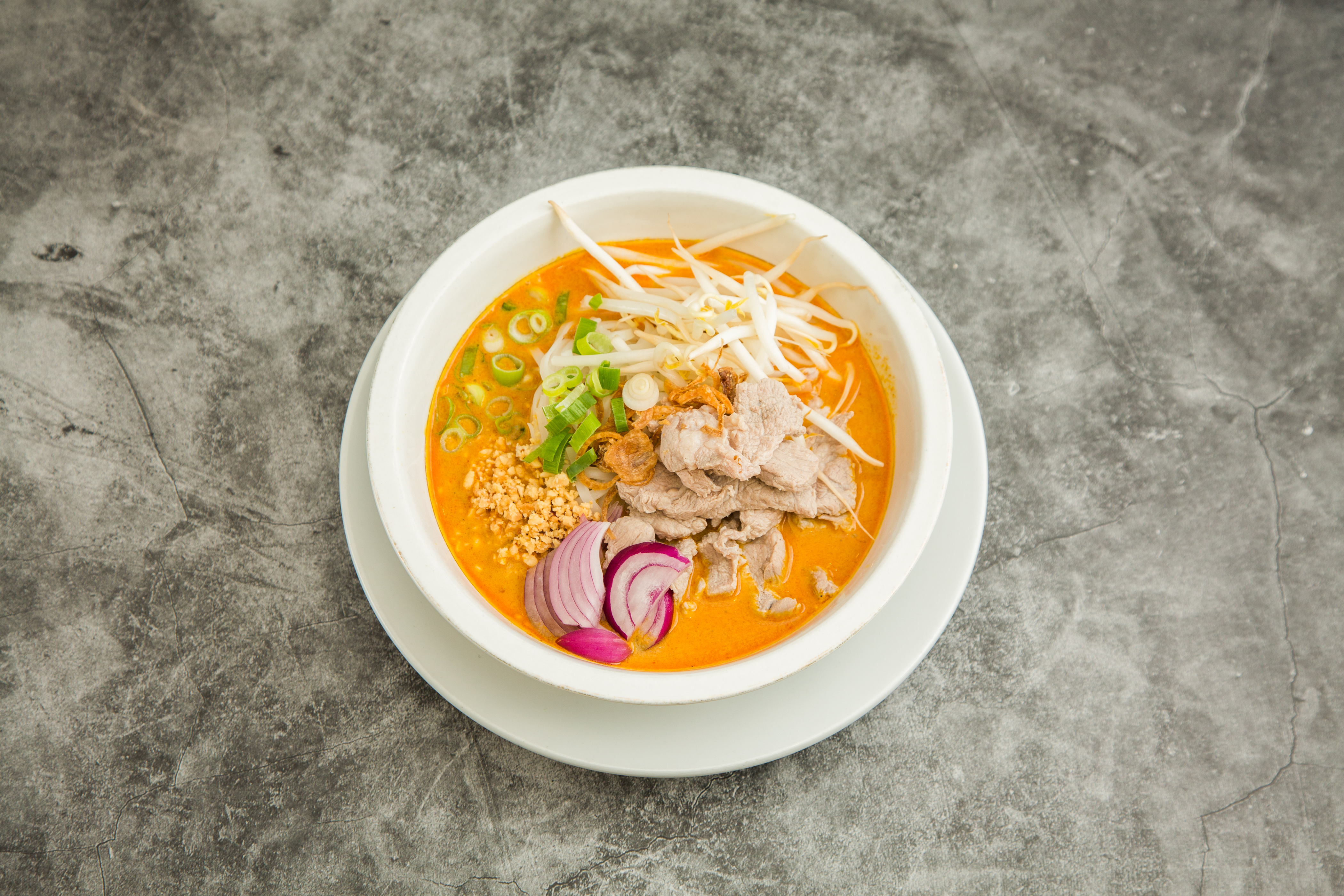 Order Curry Noodle Soup food online from Sweet basil thai store, Woodside on bringmethat.com