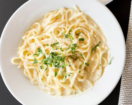 Order Alfredo Supremo food online from Babbo Italian Eatery store, Mesa on bringmethat.com